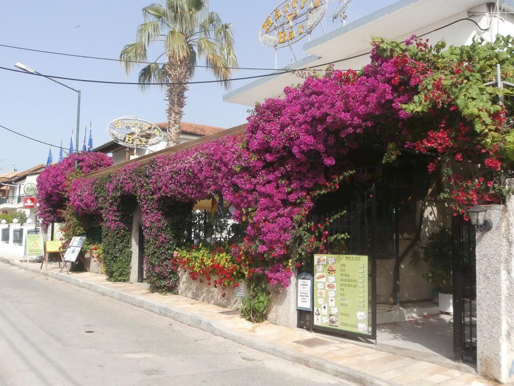 Harry'S Bar & Apartments 1 Acharavi  Exterior photo