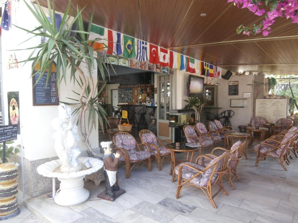Harry'S Bar & Apartments 1 Acharavi  Exterior photo