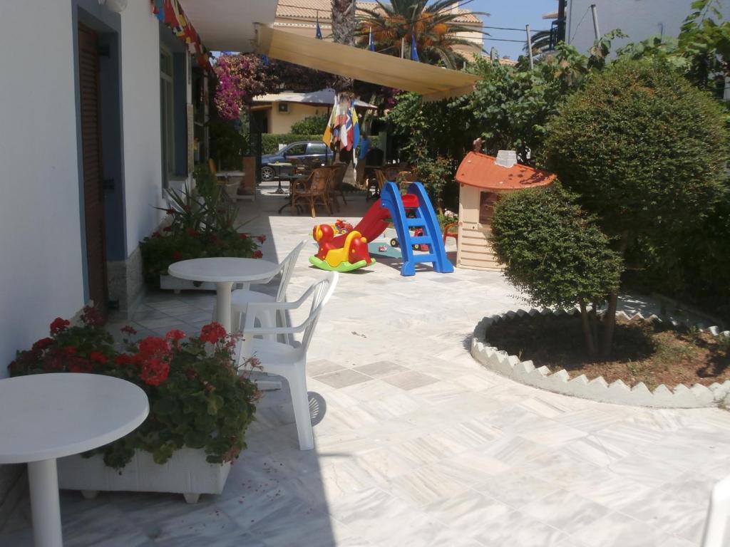 Harry'S Bar & Apartments 1 Acharavi  Exterior photo